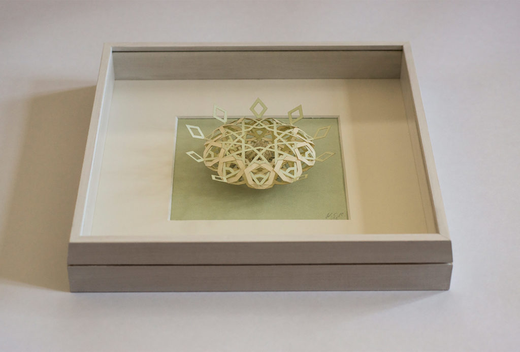 <em>Kleinod im Rahmen</em> object