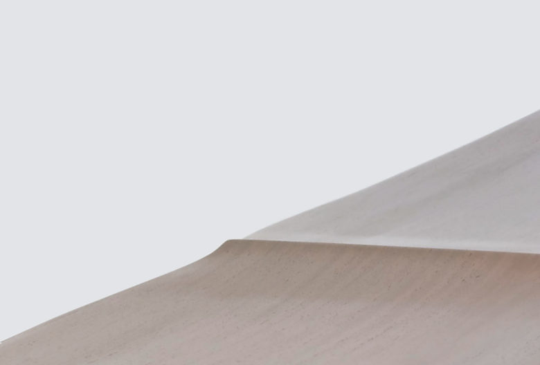 Axel Heizmann
Sitzbank. Wengeholz
Bench. Wenge
H 45–47 cm × B/W 35–38 × L 169 cm axelheizmann.com