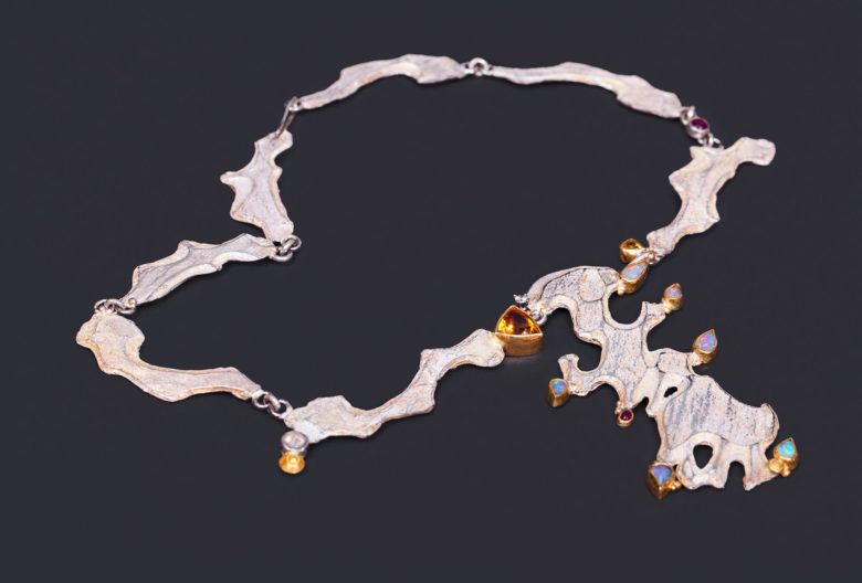 Jesus Defner, Collier Maria Theresia