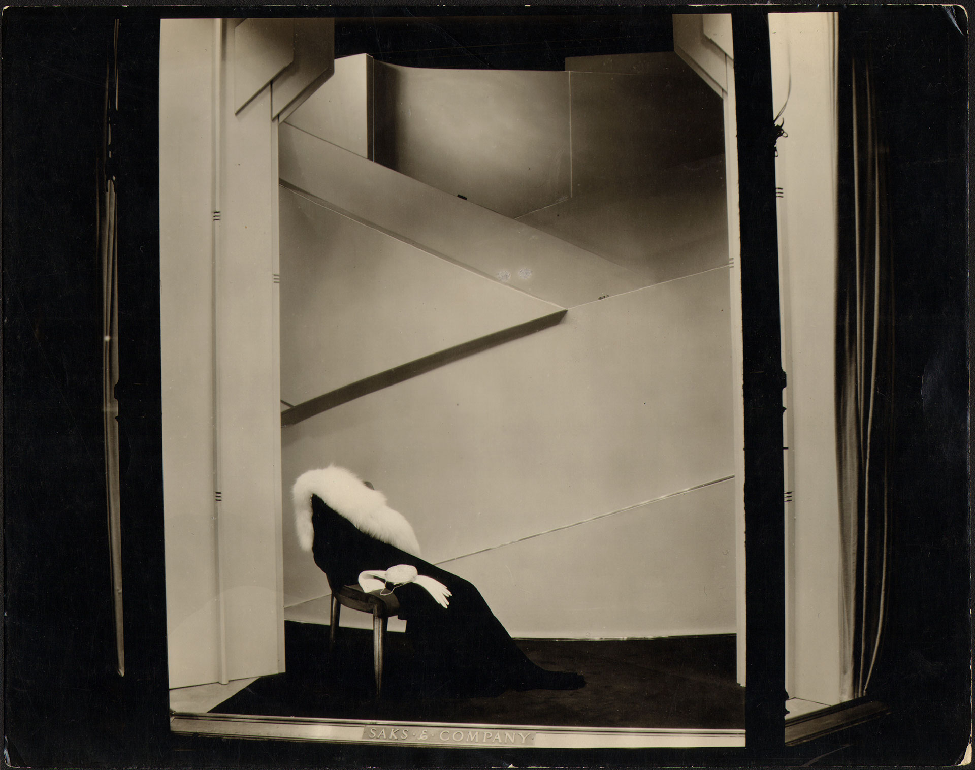 Friedrich Kiesler, Saks Fifth Avenue, Schaufenstergestaltung