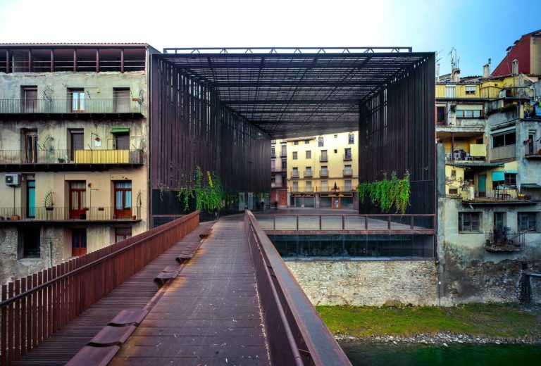 La Lira Theater Public Open Space, Ripoll, Spain, 2011. Photo by Hisao Suzuki