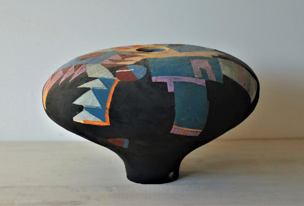 Large spherical shape, height approx. 35 cm, diameter approx. 50 cm.