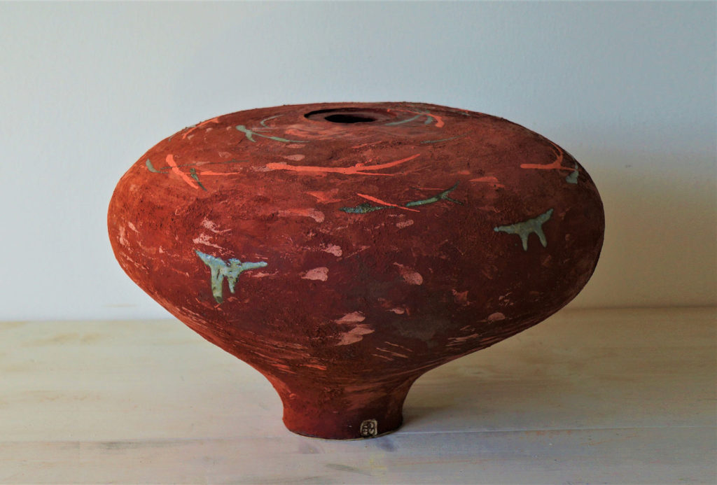 Large spherical shape, height approx. 35 cm, diameter approx. 50 cm.