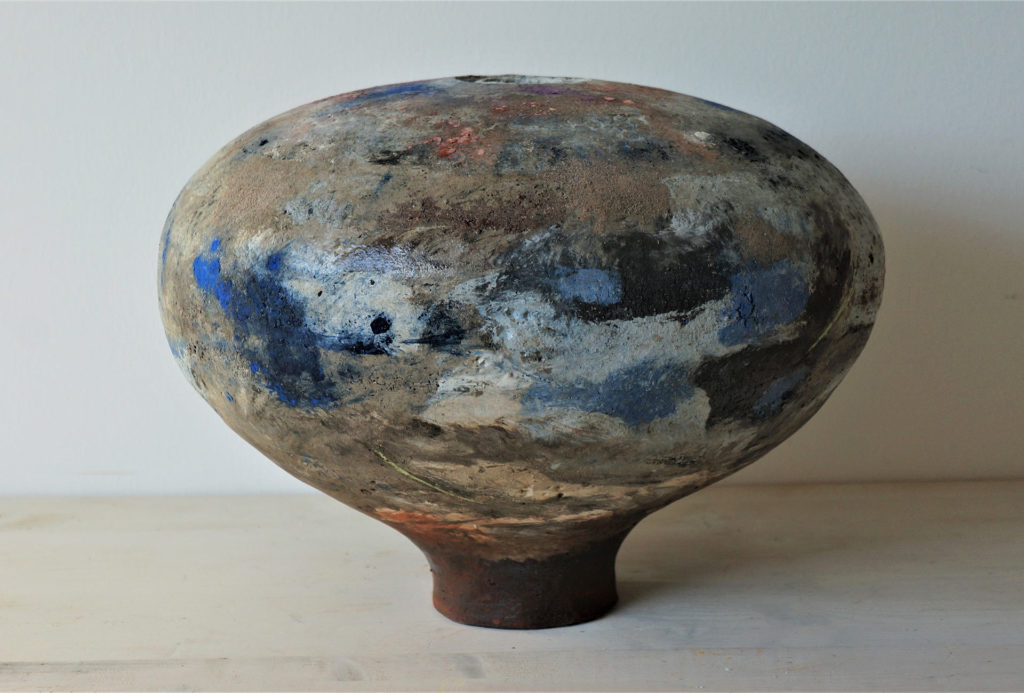 Large spherical shape, height approx. 35 cm, diameter approx. 50 cm.