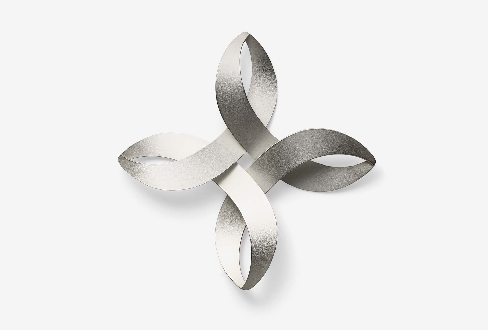 Kazuko Nishibayashi, Brosche Musubi