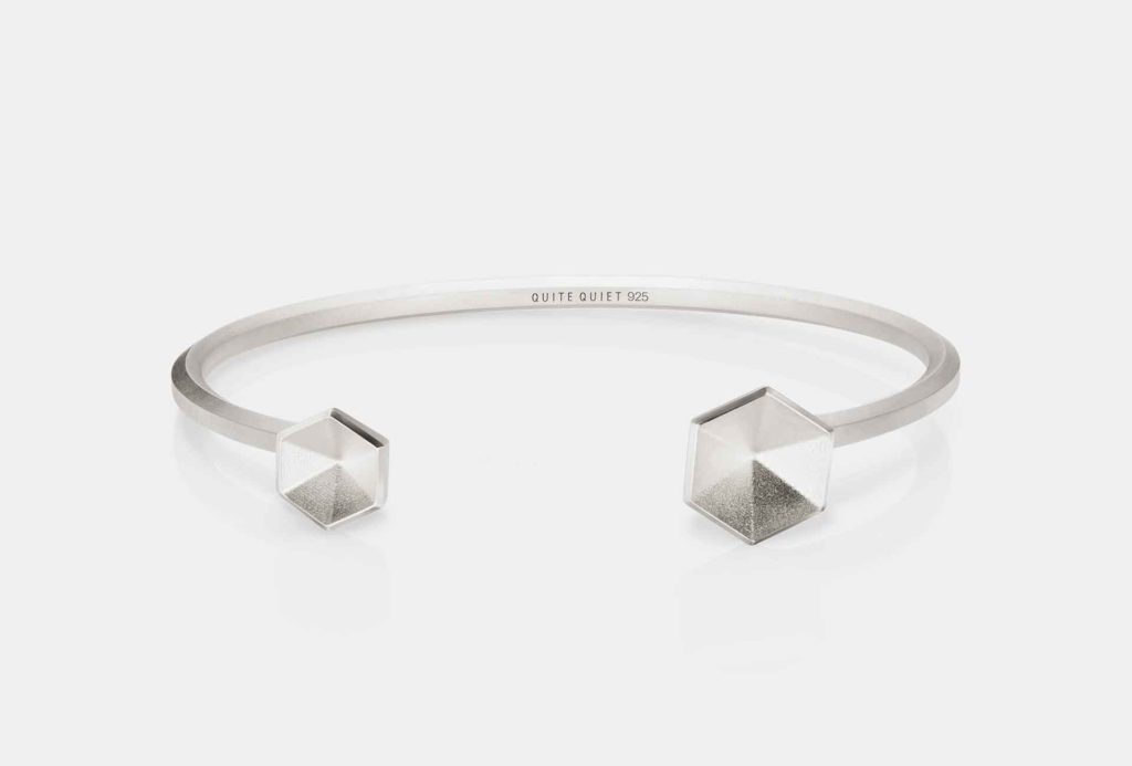 <em>Transitions</em> Armreif <em>No2</em>. Recyceltes Silber