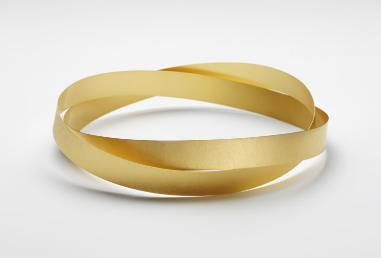 Während der Handwerksmesse bei Isabella Hund: Ulla & Martin Kaufmann, Halsreif <em>1 Meter</em>, 2015. Gold 750. Photo M. Hoffmann