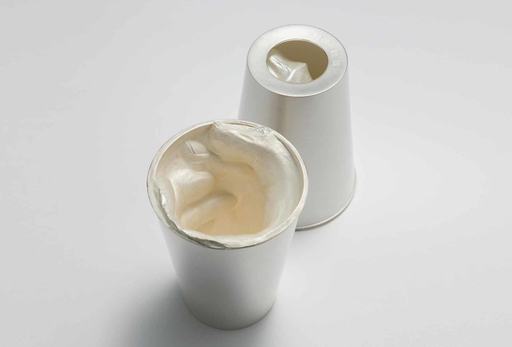 <em>Becherhand</em> [Mug hand], 2010–2014. 999 silver, 925 silver, galvanized, pressed, H 9,6 cm. Photo KC Studio