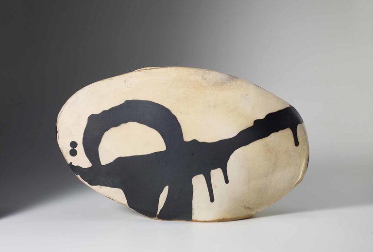 Arbeit von Monika Debus aus Höhr-Grenzhausen, die 2018 mit dem Diessener Keramikpreis ausgezeichnet wurde