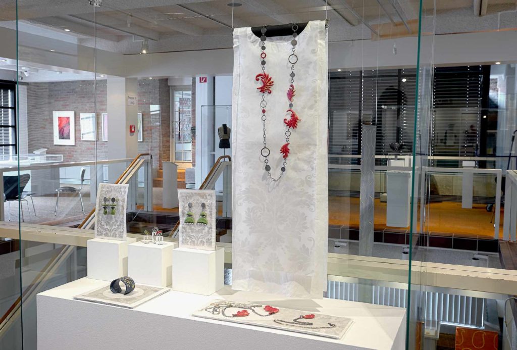 Deutsches Textilmuseum Krefeld, Kunsthandwerk trifft Textilmuseum