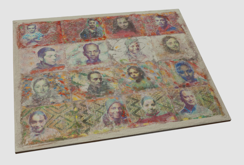 Ira Marom, Konzept-Künstler aus Köln mit israelischen Wurzeln, wurde 2017 in der Kategorie Medien ausgezeichnet. Er schuf eine Serie von Portraits geflüchteter Menschen, gedruckt in Sand und Erde.