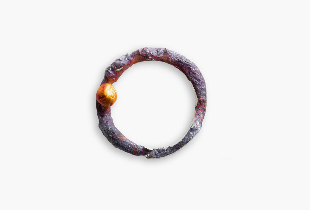 Ring <em>Alloy 925</em>. Silber 925, in Porenbeton geschmolzen.