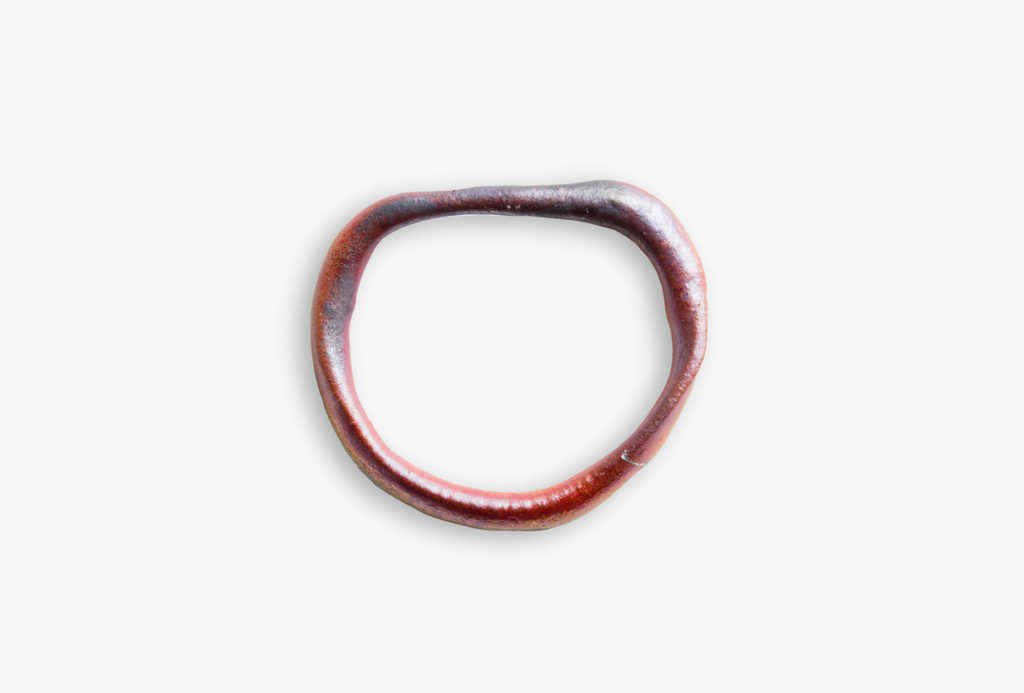 Ring <em>Alloy 925</em>. Silber 925, in Holzkohle geschmolzen.