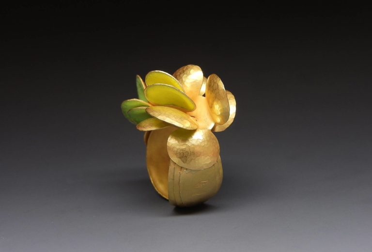 RYA5_Jacqueline-Ryan_Aus-der-Zeit-gefallen_Eva-Maisch