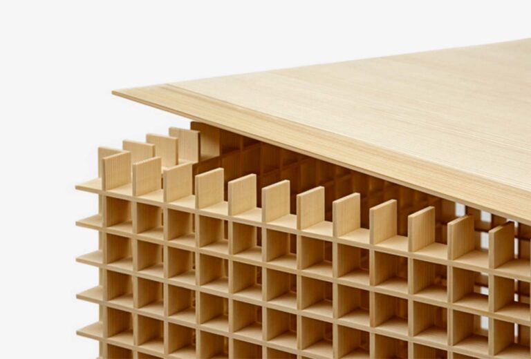 Gunther-Pfeffer_Danner-Preis-2023_Vitrinenschrank-Raster